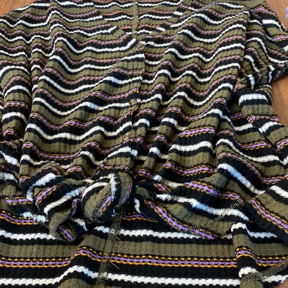 🔴5/$25🔴 Urban Outfitters striped tie front top - Picture 2 of 3